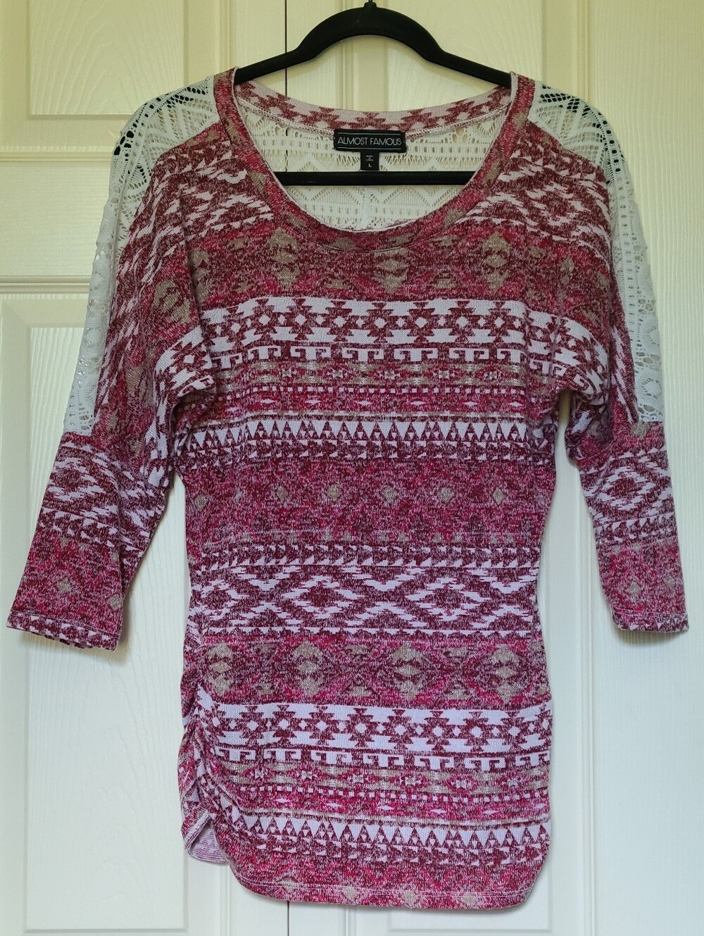 Almost Famous Boho Aztec Geometric Ruched 3/4 Lace Crochet Sleeve Knit Top Large
